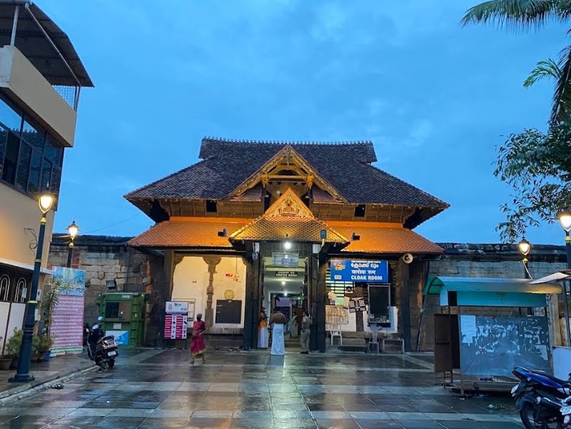 Sree Padmanabhaswamy Temple - Sree Padmanabhaswamy Temple West Nada, Fort, East Fort, Pazhavangadi, Thiruvananthapuram, Kerala 695023, India