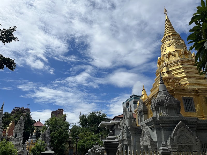 Wat Langka Preah Kossamaram - Wat Langka Preah Kossamaram, HW4G+8V3, Samdach Louis Em, Phnom Penh, Cambodia