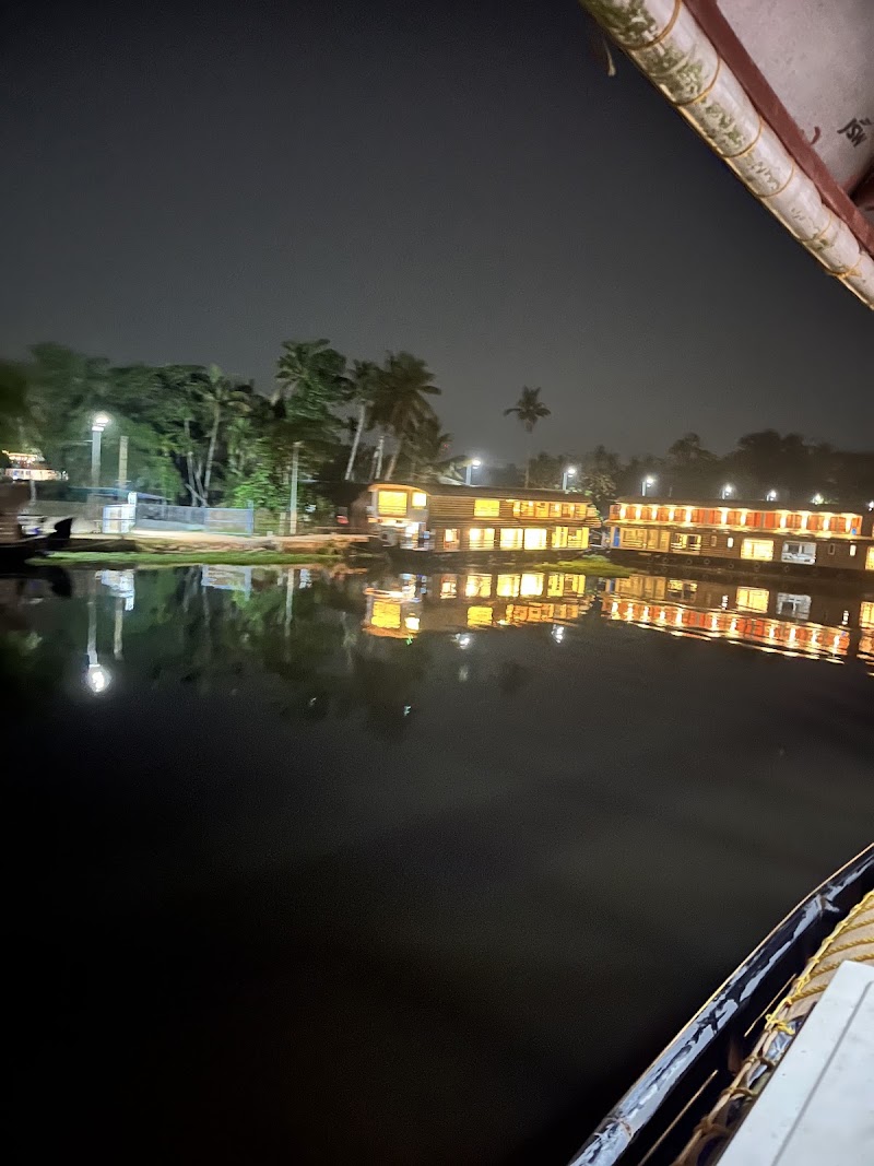 Alleppy backwaters - Alleppy backwaters G953+PF3, Punnamada, Starting Point, Alappuzha, Mullakkal, Kerala 688006, India
