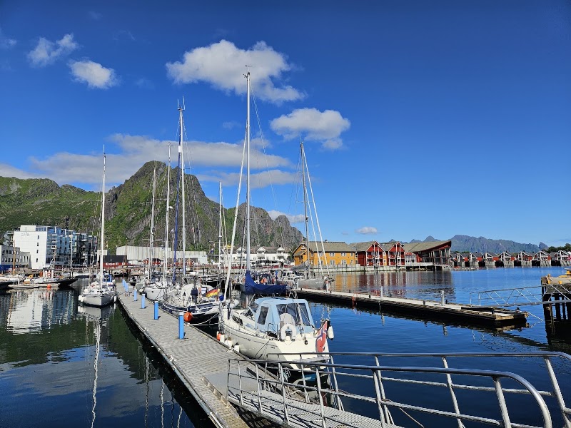 Nordis Restaurant Svolvær - Nordis Restaurant Svolvær, Ligger i/på Nordis Apartments, Torget 15, 8300 Svolvær, Norway