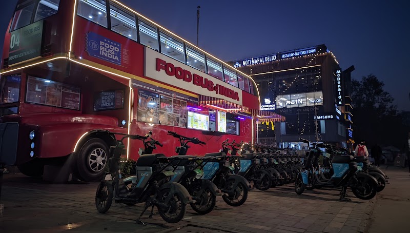 Food Bus of India - Food Bus of India Gate no 4, metro station, South Extension, 2, New Delhi, Delhi 110049, India