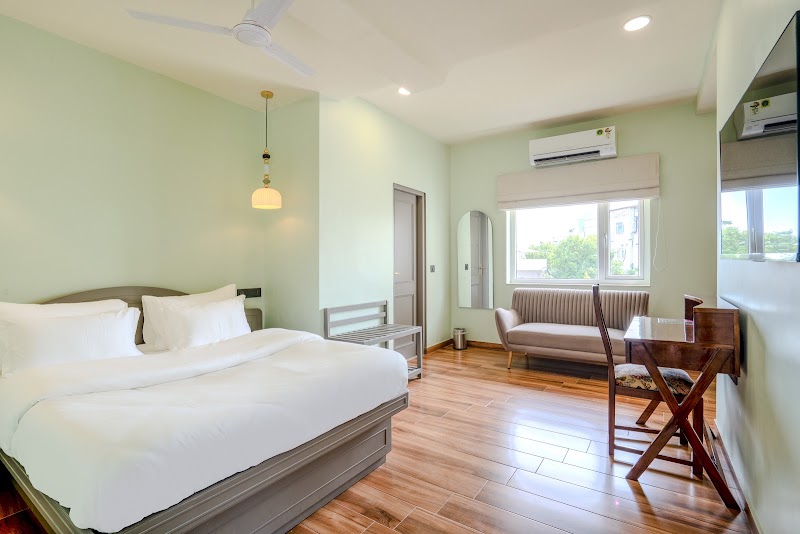 Girisadan - A City Centre Boutique Hotel - Girisadan - A City Centre Boutique Hotel 8, Sardar Patel Marg, Devi Niketan Compound, Dhuleshwar Garden, Hathroi, Jaipur, Rajasthan 302001, India