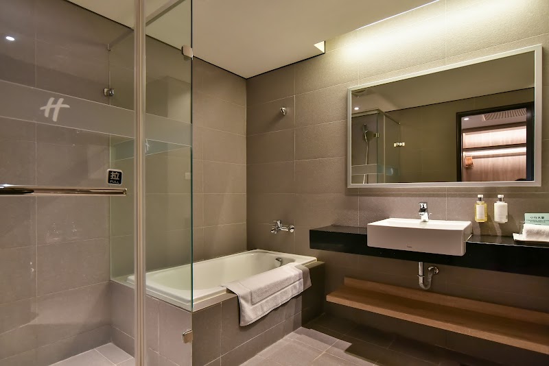 Holiday Inn Taoyuan Airport - Holiday Inn Taoyuan Airport No. 28號, Yuanhang Rd, Nangang Village, Dayuan District, Taoyuan City, Taiwan 337