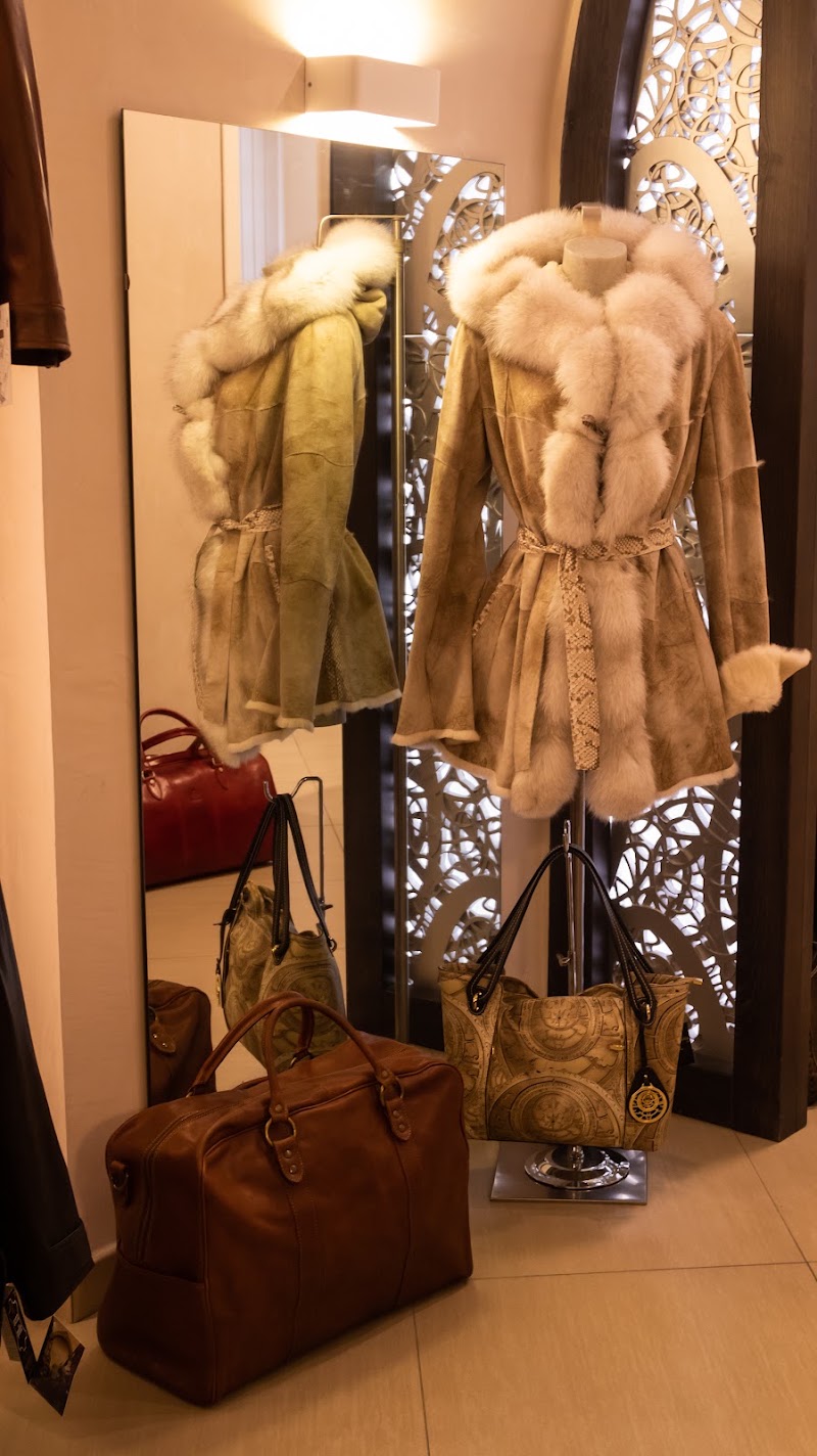 AJ Leather Factory - AJ Leather Factory, Borgo dei Greci, 14, 50122 Firenze FI, Italy
