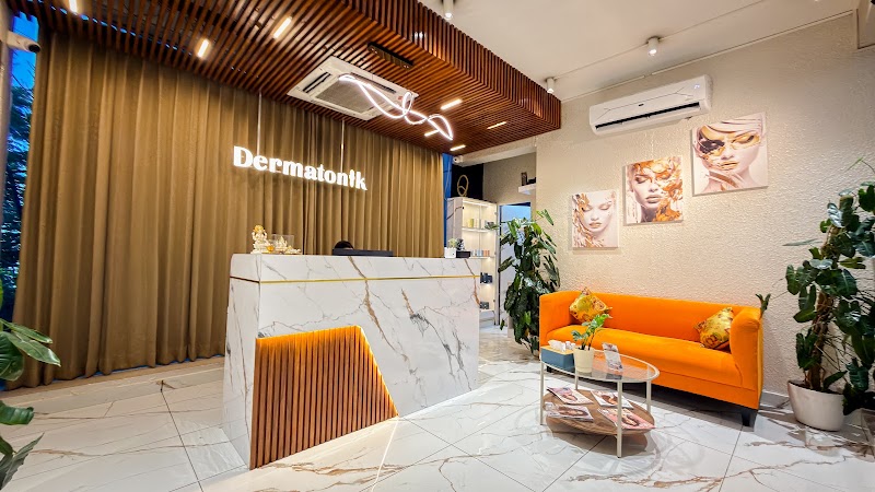 Dermatonik Aesthetic clinic HSR Layout - Dermatonik Aesthetic clinic HSR Layout 1655, 27th Main Rd, opp. Nift College, Parangi Palaya, 1st Sector, HSR Layout, Bengaluru, Karnataka 560102, India