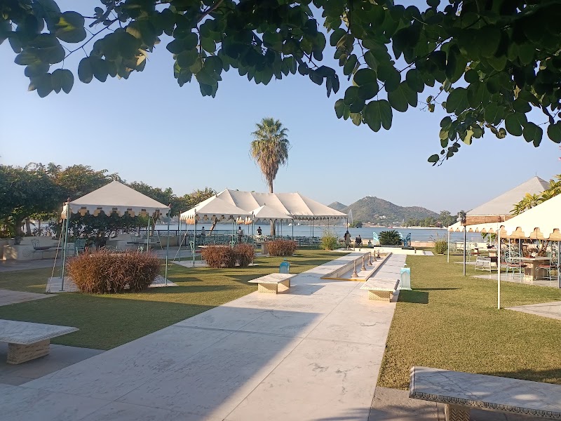 Raaj Bagh Restaurant by Fateh Collection - Raaj Bagh Restaurant by Fateh Collection Alkapuri, 5-B, Fateh Sagar Rd, Fateh Sagar Lake, Udaipur, Rajasthan 313004, India