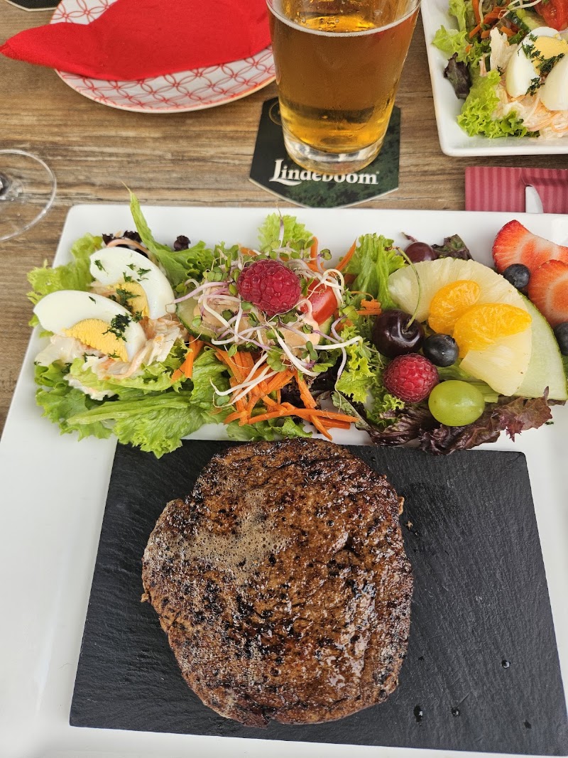 Brasserie De Zonnewijzer - Brasserie De Zonnewijzer Hoogstraat 18, 6017 AR Thorn, Netherlands