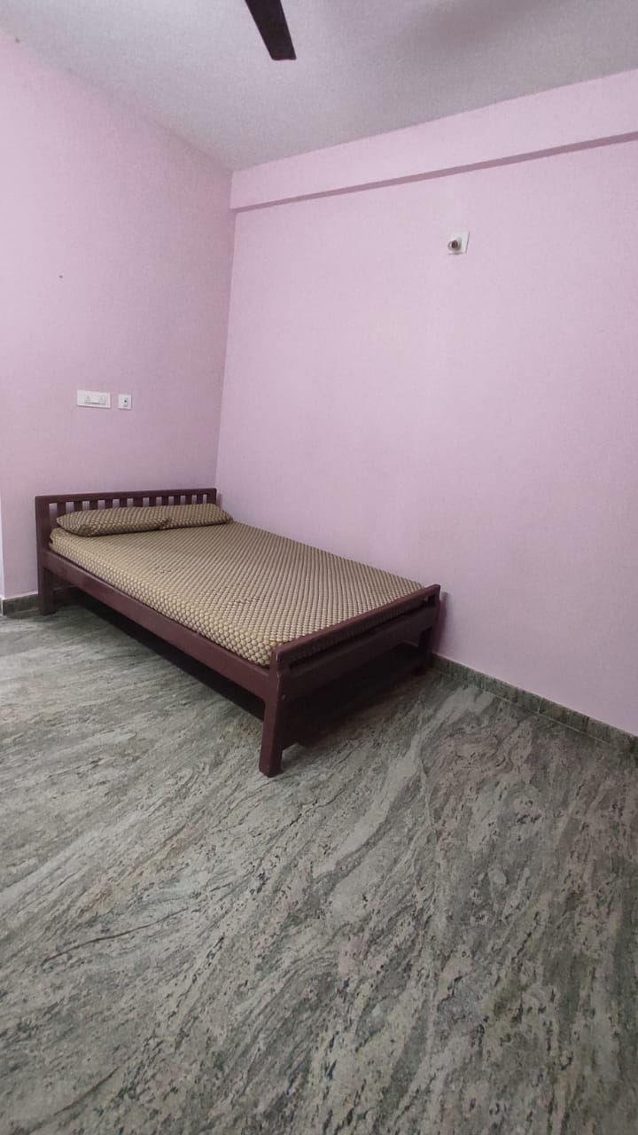 Rooms for rent ( single/ studio rooms) - Rooms for rent ( single/ studio rooms), 8QRQ+MH3, Manipal, Eshwar Nagar, Udupi, Karnataka 576104, India