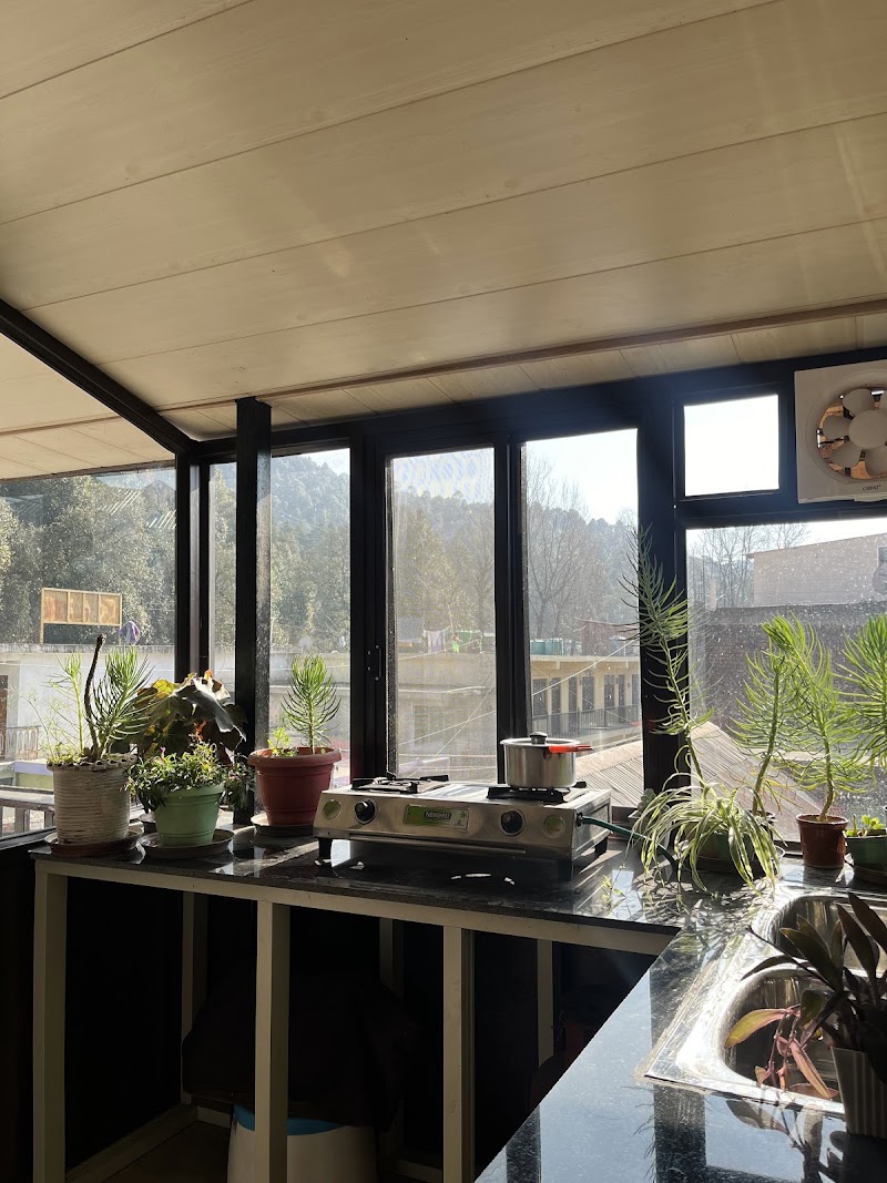 Suri Homestay - Suri Homestay, College Road, Banikhet, Dalhousie, Himachal Pradesh 176303, India