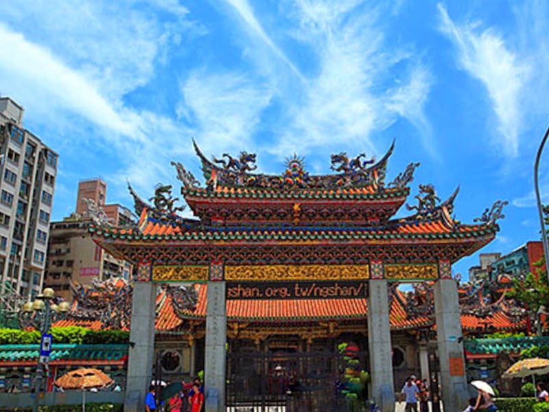 Lungshan Temple - Lungshan Temple, No. 211, Guangzhou St, Wanhua District, Taipei City, Taiwan 10853