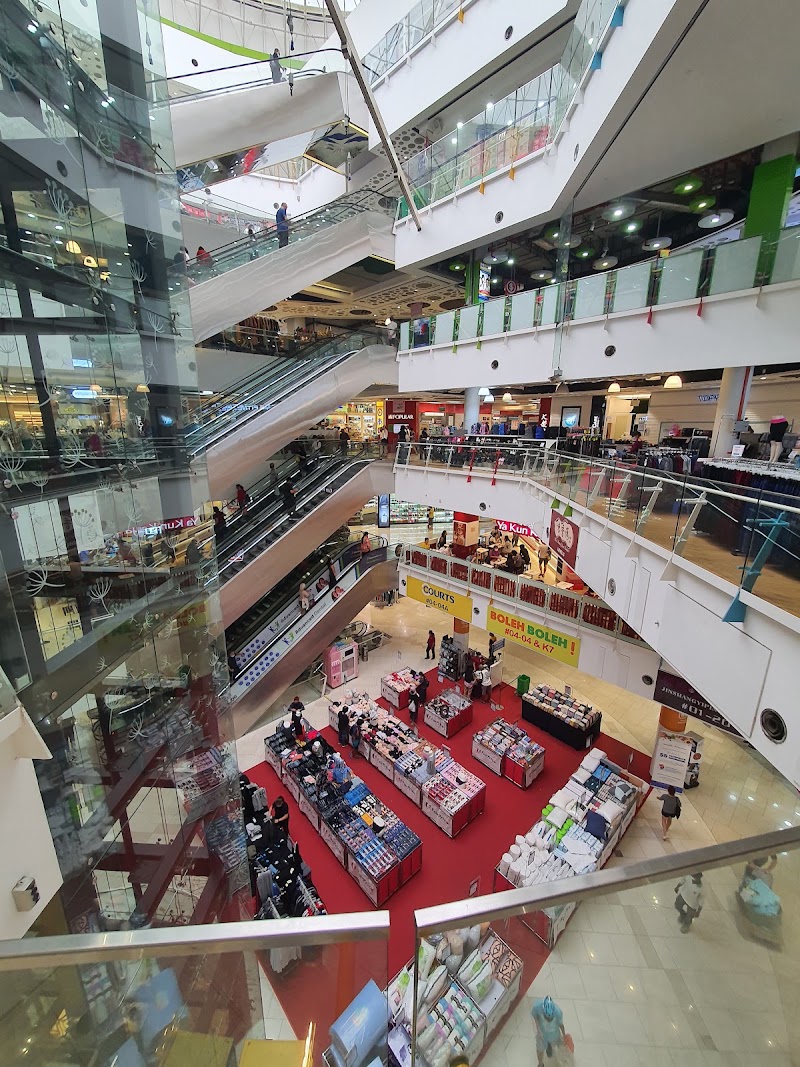 Eastpoint Mall - Eastpoint Mall 3 Simei Street 6, Singapore 528833