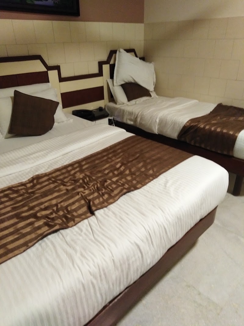 Mannars Yatri Nivas Lodging - Mannars Yatri Nivas Lodging, 2747, Near Sangam Theatre, Chandragupta Road, Lasker Mohalla, Halladakeri, Mandi Mohalla, Lashkar Mohalla, Mandi Mohalla, Mysuru, Karnataka 570001, India