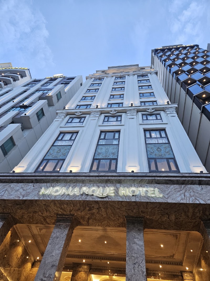 Monarque Hotel - Monarque Hotel, 238 Võ Nguyên Giáp, An Hải, Đà Nẵng 550000, Vietnam