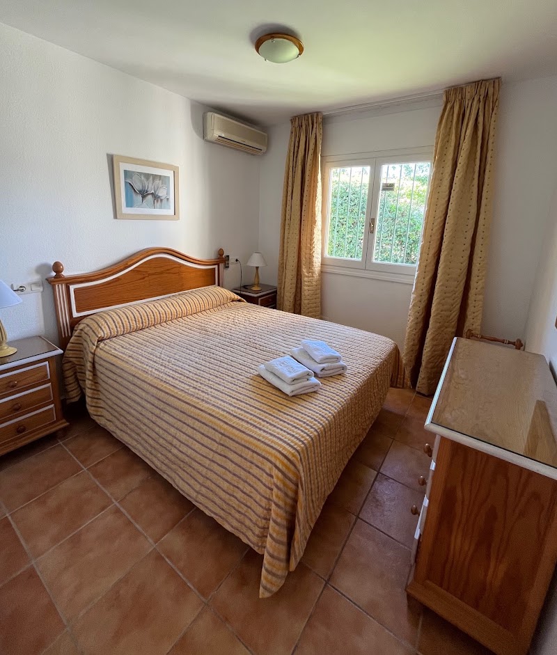 Marbella Villas - Marbella Villas Club Playa Real, Urb. Marbesa, km 193, 29604 Marbella, Málaga, Spain