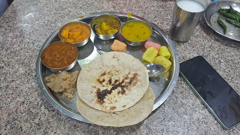 Prosperity Vegetarian Restaurant - Prosperity Vegetarian Restaurant 25C St - Al Souq Al Kabeer - Al Fahidi - Dubai - United Arab Emirates