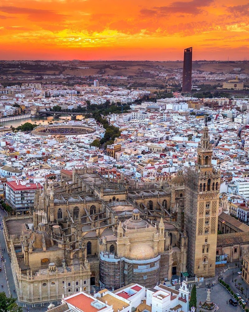 La Giralda - La Giralda Av. de la Constitución, s/n, Casco Antiguo, 41004 Sevilla, Spain