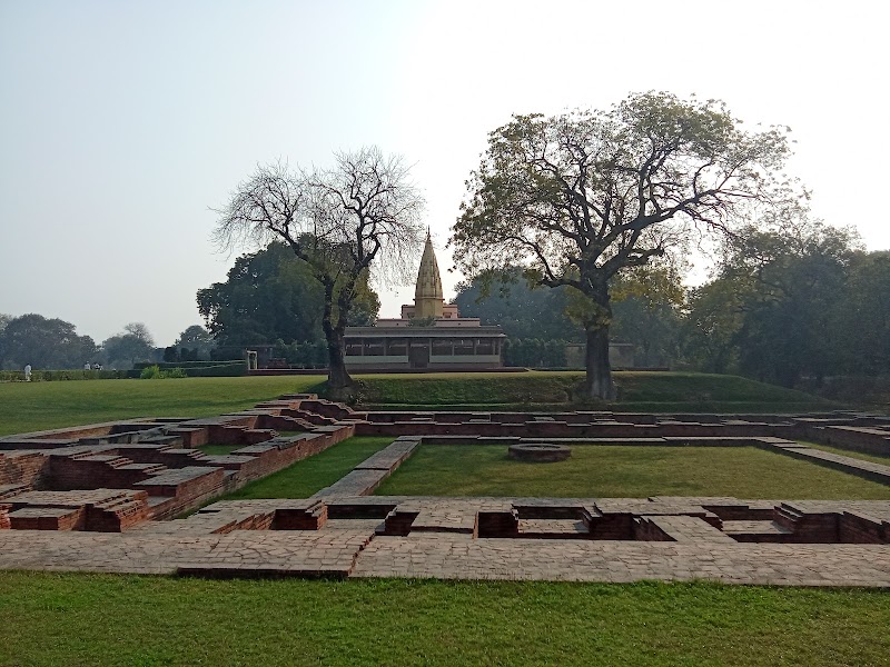 Sarnath archaeological garden - Sarnath archaeological garden, 92JF+FXH, Sarnath, Varanasi, Uttar Pradesh 221007, India