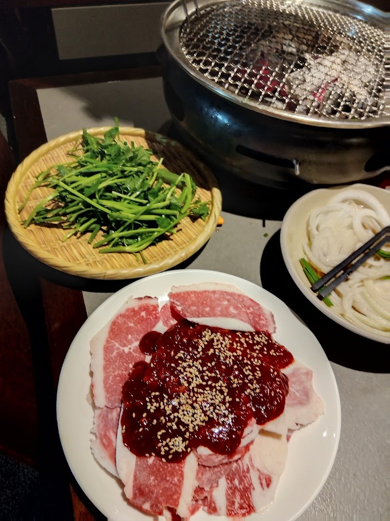 Nanroyeon - Nanroyeon, South Korea, Seoul, Yongsan District, Hangang-daero 88-gil, 11-3 난로연 남영점