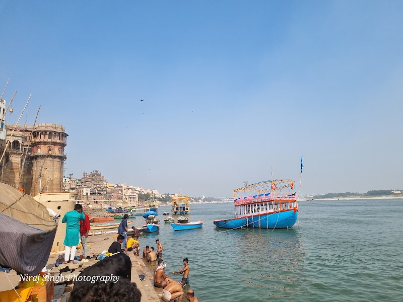 Scindia Ghat, (Varanasi) - Scindia Ghat, (Varanasi) Dattatreya math, Sindhia ghat, Garwasitola, Ghasi Tola, Varanasi, Uttar Pradesh 221001, India