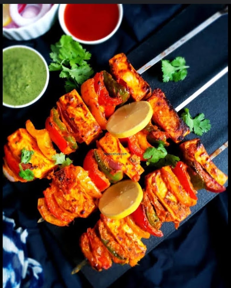 TMV Rooftop Restaurant Pure Veg - TMV Rooftop Restaurant Pure Veg The Mangal View Residency, Sharma Colony, 12, Rajasthan Mahila Vidyalaya Rd, Old City, Brahmpuri, Udaipur, Rajasthan 313001, India