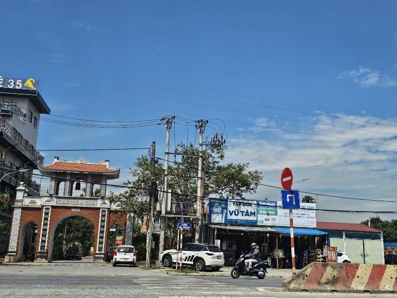 Cổng làng Đa Giá - Cổng làng Đa Giá, 96 QL1A, Hoa Lư, Ninh Bình, Vietnam