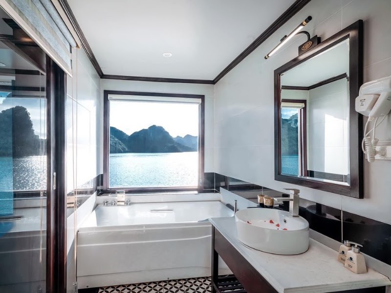 Halong Dragon Bay Cruise - Halong Dragon Bay Cruise, Terminal 26, Tuan Chau port, Tuan Chau Ward, Halong city, Tuần Châu, Quảng Ninh 01125, Vietnam