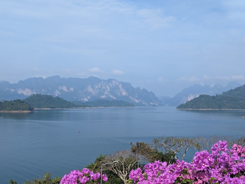 Cheow Lan Lake - Cheow Lan Lake, Khao Phang, Ban Ta Khun District, Surat Thani 84230, Thailand