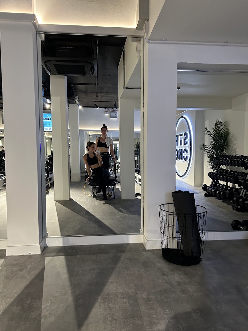 Strong Pilates Islington - Strong Pilates Islington, LG, 68 Pentonville Rd, London N1 9PR, UK