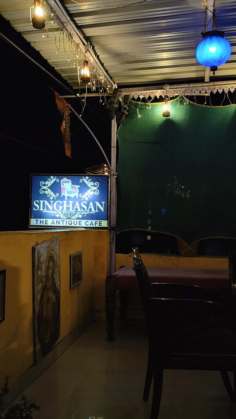 Singhasan - The Antique Cafe (Pichola Lake View) Udaipur - Singhasan - The Antique Cafe (Pichola Lake View) Udaipur Hauman Ghat, Ambrai Road Cheerwa Pichola, Outside Chandpole, Ambamata, Udaipur, Rajasthan 313004, India