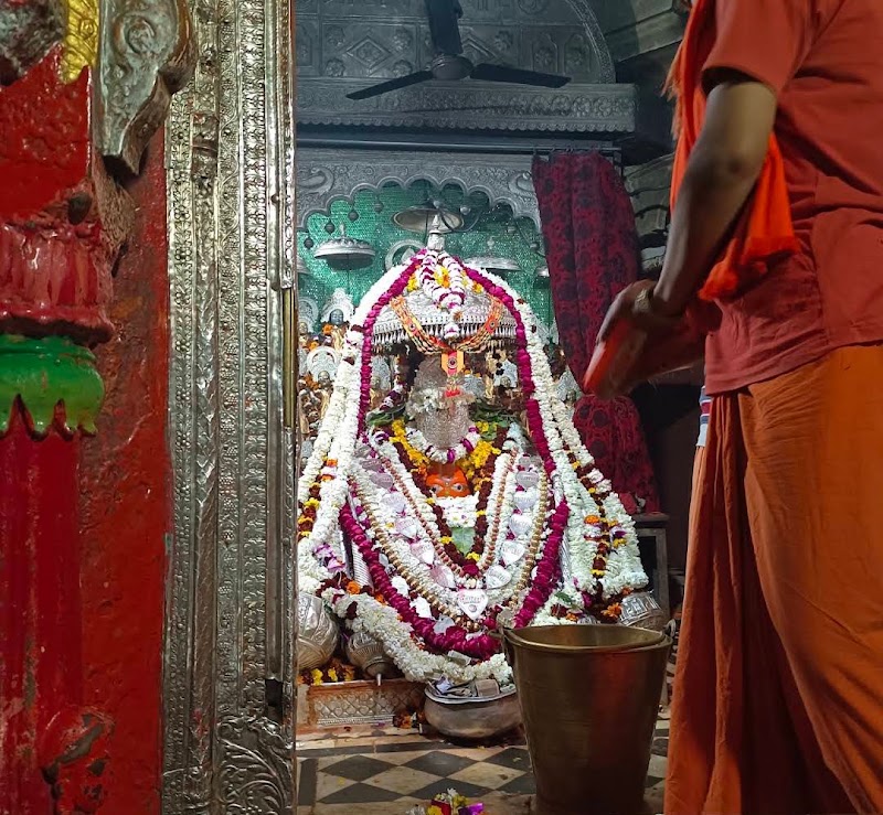 Shri Hanuman Garhi Mandir