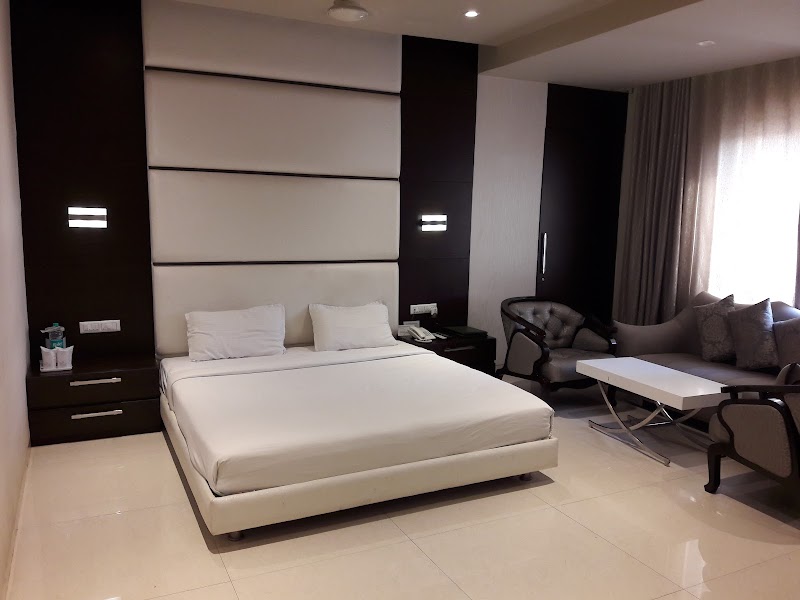 Hotel Rangoli Pearl - Hotel Rangoli Pearl Nawathe Stop, Badnera Rd, Vidhya Vihar Colony, Navathe Nagar, Amravati, Maharashtra 444605, India
