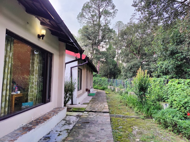 KMVN Tourist Rest House Raniket - KMVN Tourist Rest House Raniket JCHQ+2CQ, Mall Road, Pandey Kota, Ranikhet, Uttarakhand 263645, India