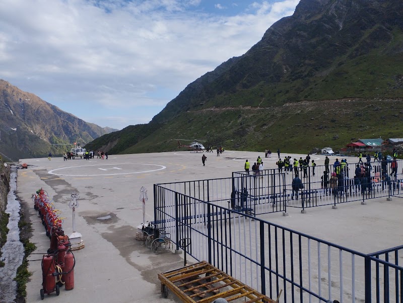 Helipad Kedarnath - Helipad Kedarnath, P3Q9+925, Trekking Way, Kedarnath, Uttarakhand 246445, India