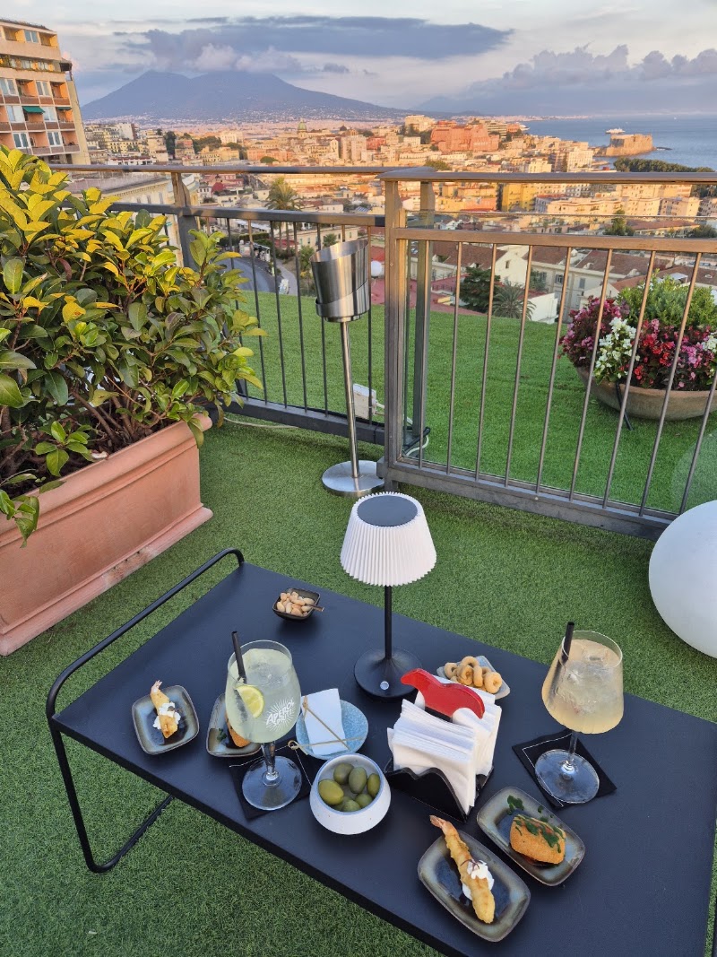 Bidder Terrace, Cocktails&AllDayDining - Bidder Terrace, Cocktails&AllDayDining C.so Vittorio Emanuele, 135, 80121 Napoli NA, Italy