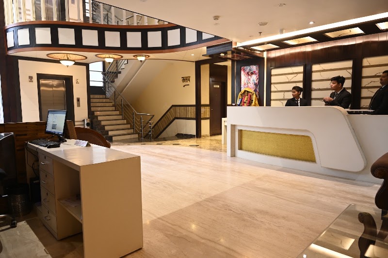 Hotel Square Inn - Hotel Square Inn 8XQH+6F6 Budh Vihar Colony, The Mall Rd, near Madin Hotel, Varanasi cantonment, Varanasi, Uttar Pradesh 221002, India