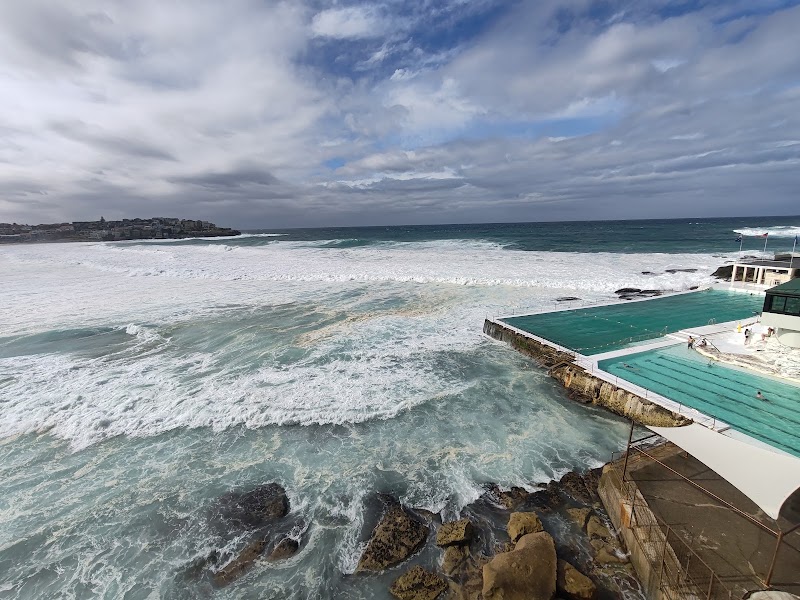 Bondi Icebergs POOL - Bondi Icebergs POOL 1 Notts Ave, Bondi Beach NSW 2026, Australia