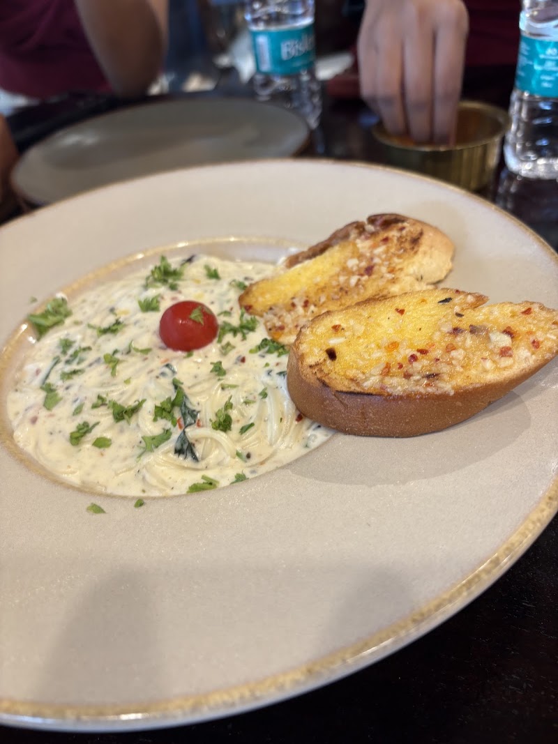 Piccolo Cafe - Piccolo Cafe 5th Floor, The Emporio, MR 10 Rd, near Godrej Interio, opposite Hotel Marriott, Scheme No 54, Indore, Madhya Pradesh 452010, India