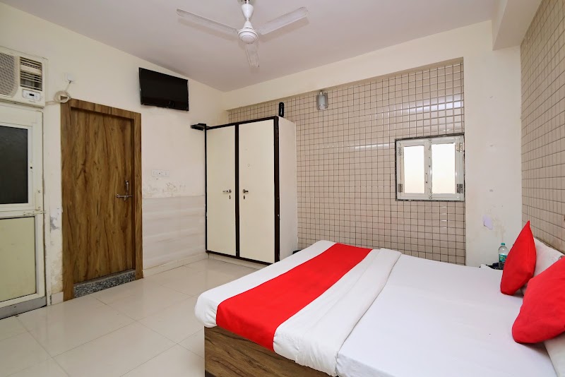 Hotel Pearlinn - Hotel Pearlinn Landmark City, cenal road, near Al-kareem, Kunadi, Electricity Board Area, Kota, Rajasthan 324008, India
