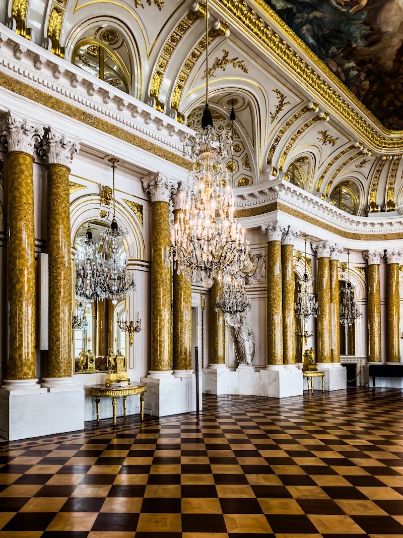 The Royal Castle in Warsaw - The Royal Castle in Warsaw, Plac Zamkowy 4, 00-277 Warszawa, Poland