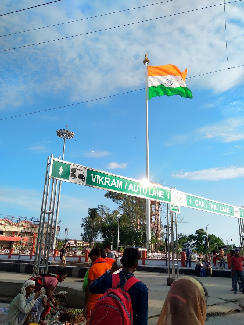 PT. Deen Dayal Upadhyaya Junction - PT. Deen Dayal Upadhyaya Junction, 232101 Pandit Dindayal Upadhyaya Marg Pandit Dindayal Upadhyay Nagar Uttaresh, Uttar Pradesh 276001, India