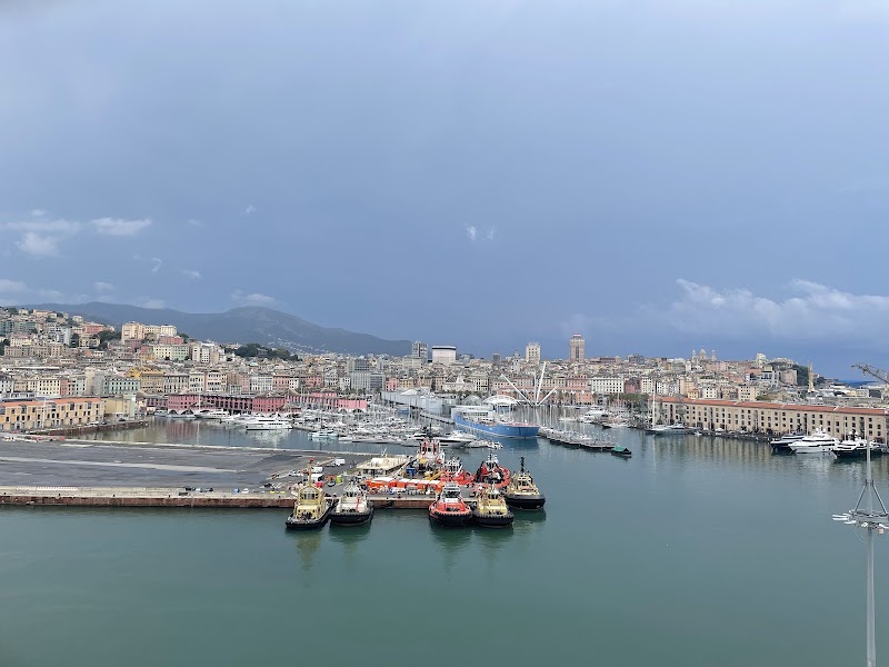 terminaux des croisières - terminaux des croisières, Chem. du Littoral, 13016 Marseille, France