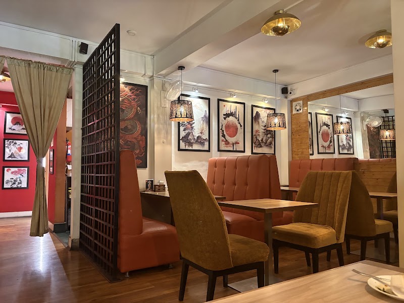 The Square Family Restaurant and Bar