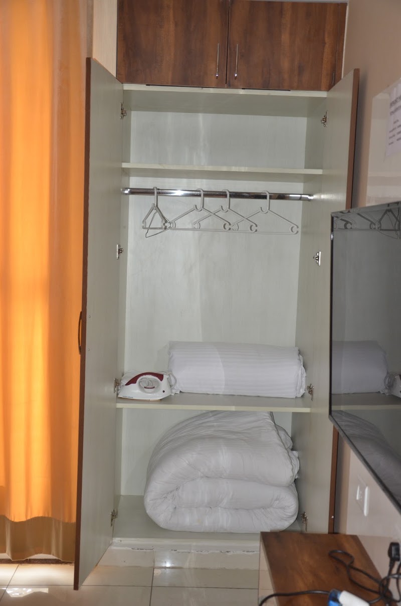ROYAL HOLIDAY HOMES - ROYAL HOLIDAY HOMES 1018, 10th floor, MOTIAZ ROYAL BUSINESS PARK, Zirakpur, Gazipur, Punjab 140603, India