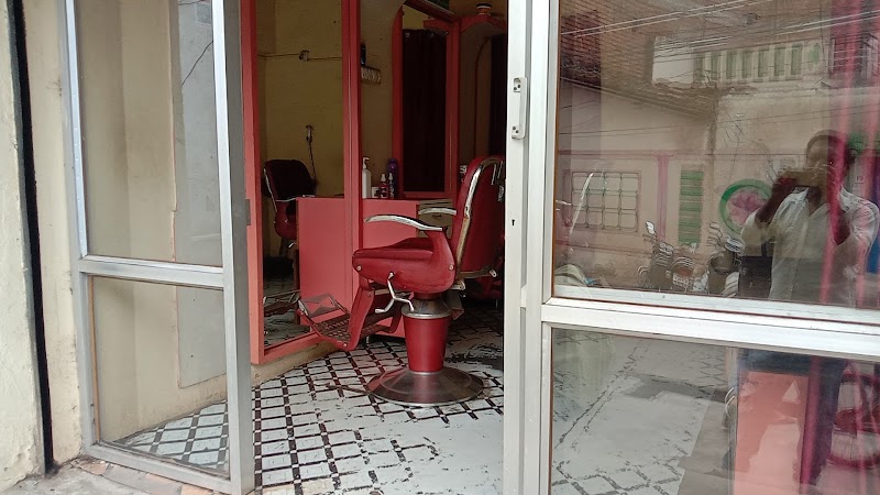 DS men's saloon - DS men's saloon, near marine drive, mouli para, Telibandha, Raipur, Chhattisgarh 492001, India