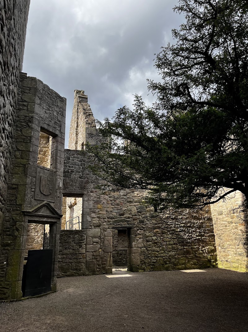 Craigmillar Castle - Craigmillar Castle Rd, Edinburgh EH16 4SY, UK