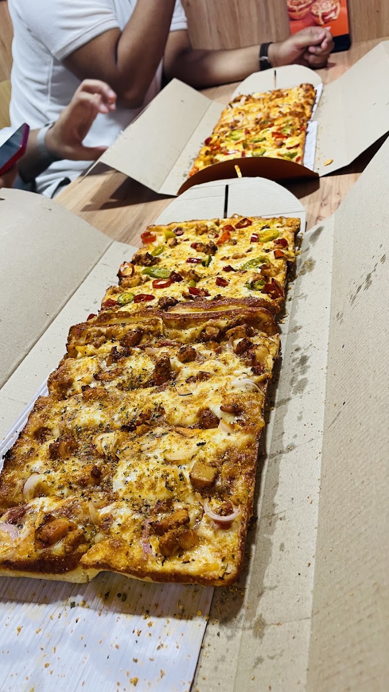 Little Caesars Pizza, Golf Course Road - Little Caesars Pizza, Golf Course Road, Unit No.15, Ground Floor, Golf Course Rd, Parsvnath Exotica, DLF Phase 5, Sector 42, Gurugram, Haryana 122011, India