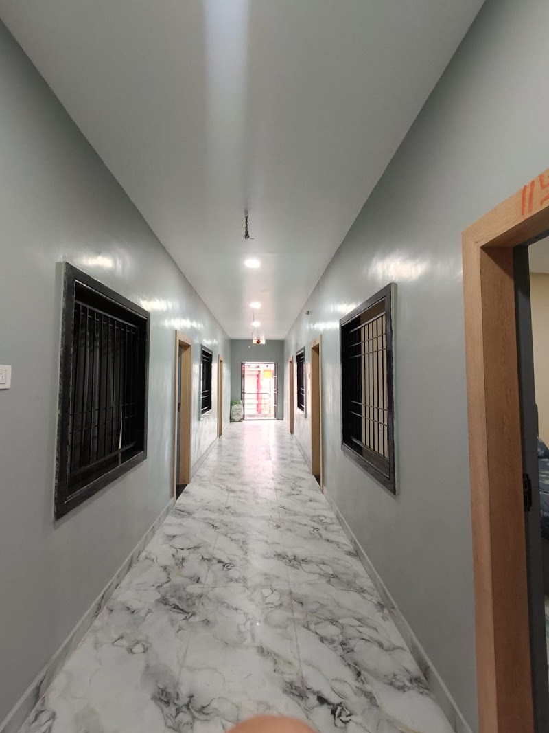 Hotel central point - Hotel central point near khushi hospital, Tilda, Chhattisgarh 493114, India
