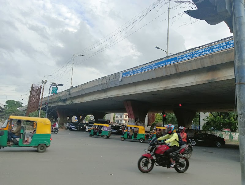 Silk Board Signal - Silk Board Signal Phase 3, 507, Hosur Rd, Muneswara Nagar, Sector 6, HSR Layout, Bengaluru, Karnataka 560068, India