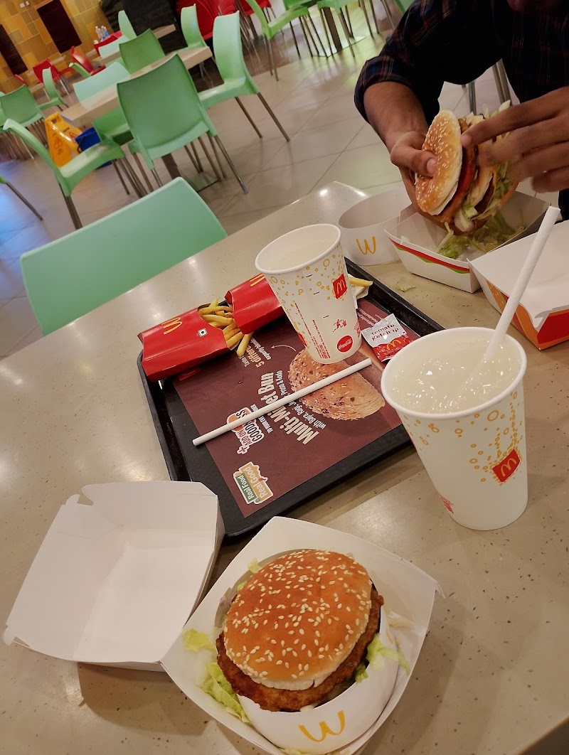 McDonald's - McDonald's SN 3005/3008, 3rd Flr, Hi Lite Mall NH 17, Thondayad, Bypass, Palazhi, Kozhikode, Pantheeramkavu, Kerala 673014, India