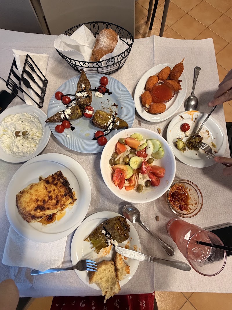 Ristorante Pano Marko - Ristorante Pano Marko prane viles qeveritare, Dhërmi, Albania